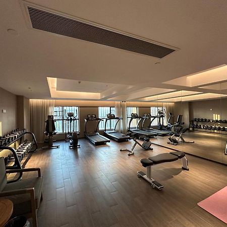 Mehood Lestie International Hotel Nancun Wanbo Metro Station Branch - Free Shuttle Bus To Canton Fair Complex During Canton Fair Period & Free Breakfast & Free Afternoon Tea & Free Midnight Snack & Free Vpn Internet Access Kültér fotó