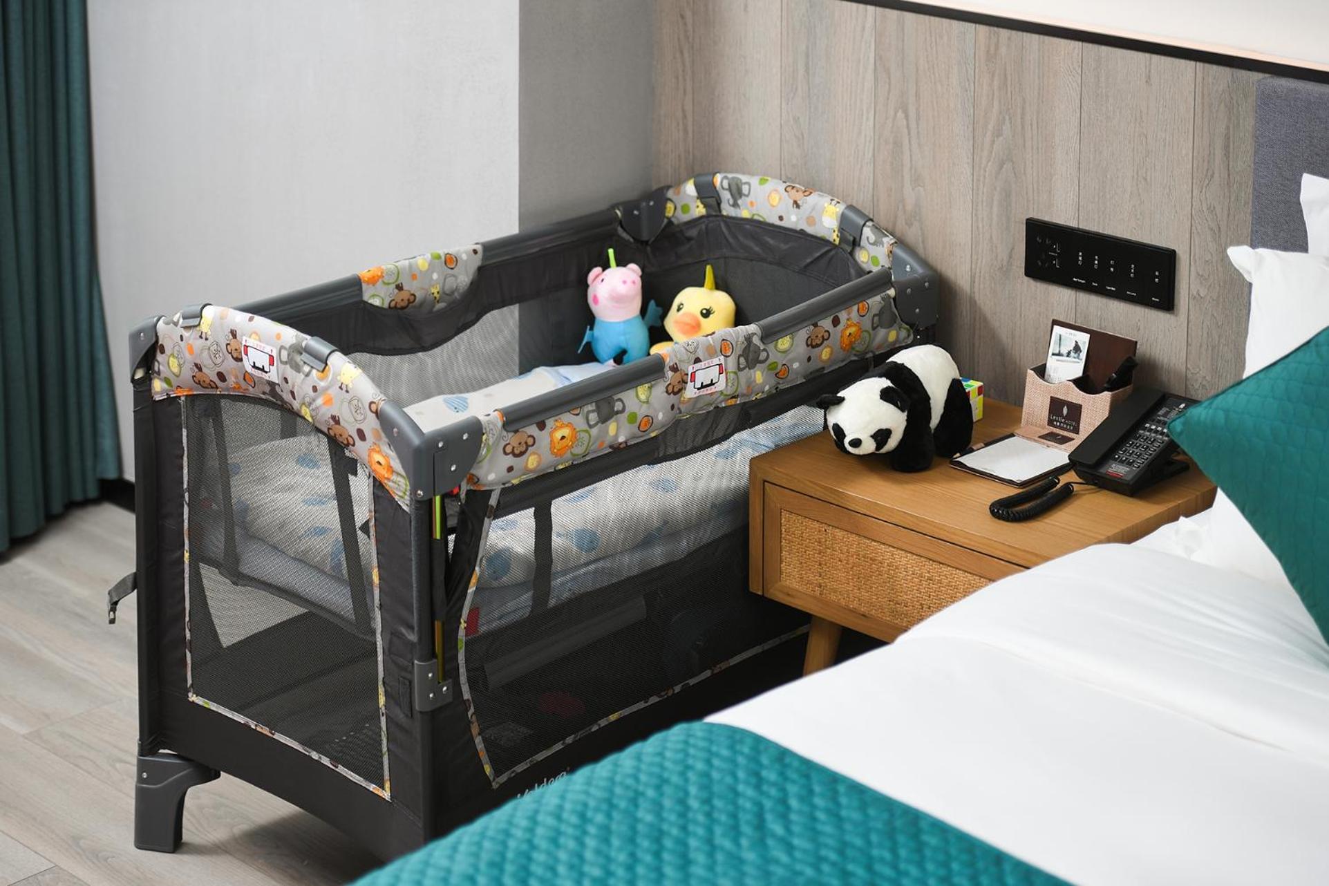 Mehood Lestie International Hotel Nancun Wanbo Metro Station Branch - Free Shuttle Bus To Canton Fair Complex During Canton Fair Period & Free Breakfast & Free Afternoon Tea & Free Midnight Snack & Free Vpn Internet Access Kültér fotó