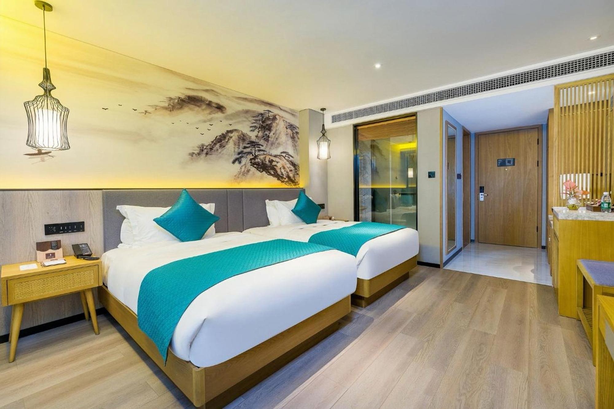 Mehood Lestie International Hotel Nancun Wanbo Metro Station Branch - Free Shuttle Bus To Canton Fair Complex During Canton Fair Period & Free Breakfast & Free Afternoon Tea & Free Midnight Snack & Free Vpn Internet Access Kültér fotó