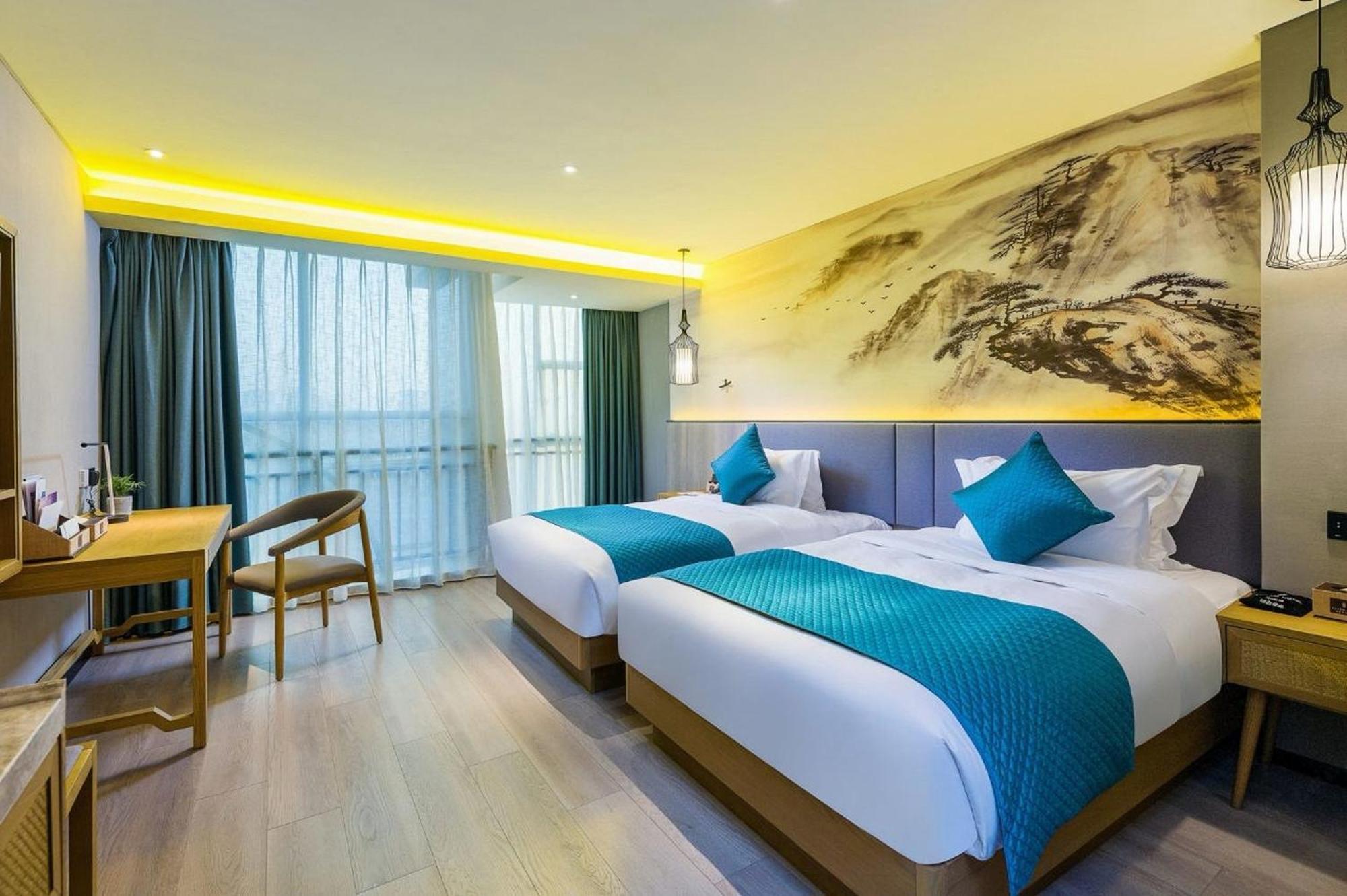 Mehood Lestie International Hotel Nancun Wanbo Metro Station Branch - Free Shuttle Bus To Canton Fair Complex During Canton Fair Period & Free Breakfast & Free Afternoon Tea & Free Midnight Snack & Free Vpn Internet Access Kültér fotó