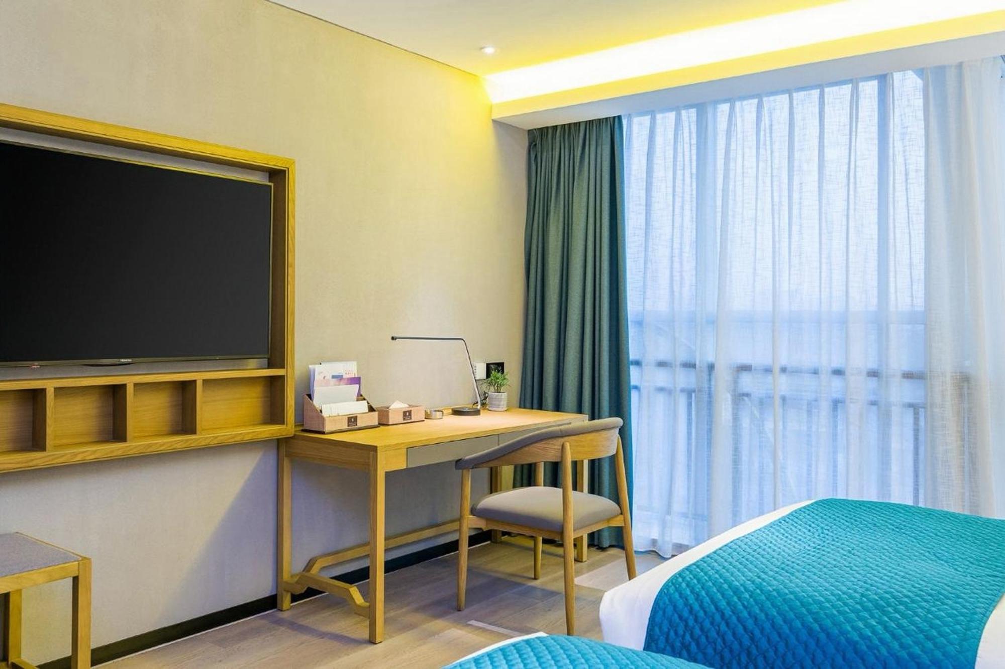 Mehood Lestie International Hotel Nancun Wanbo Metro Station Branch - Free Shuttle Bus To Canton Fair Complex During Canton Fair Period & Free Breakfast & Free Afternoon Tea & Free Midnight Snack & Free Vpn Internet Access Kültér fotó
