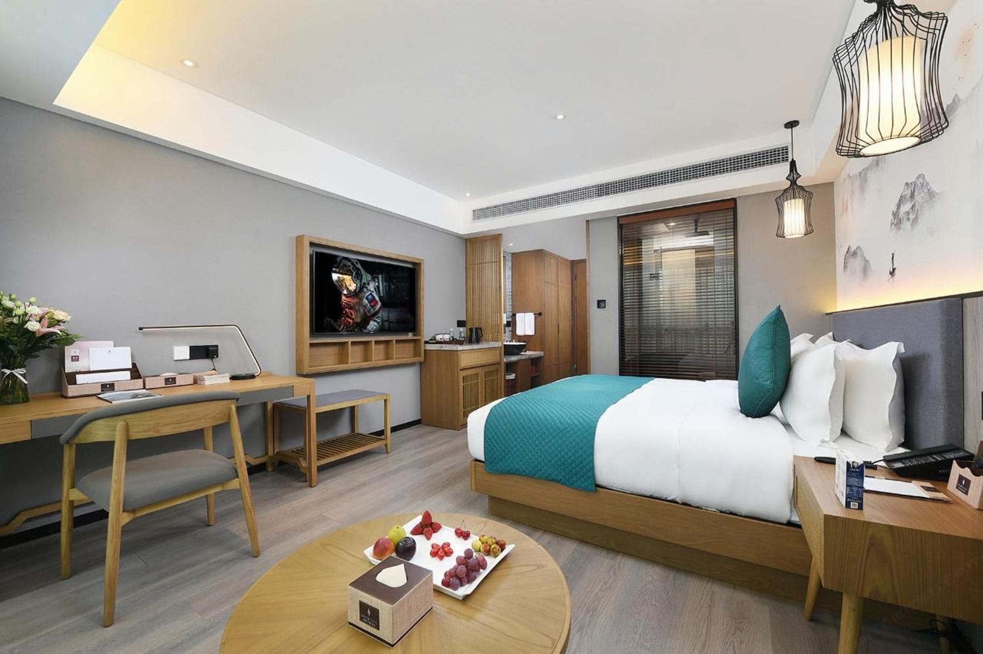 Mehood Lestie International Hotel Nancun Wanbo Metro Station Branch - Free Shuttle Bus To Canton Fair Complex During Canton Fair Period & Free Breakfast & Free Afternoon Tea & Free Midnight Snack & Free Vpn Internet Access Kültér fotó