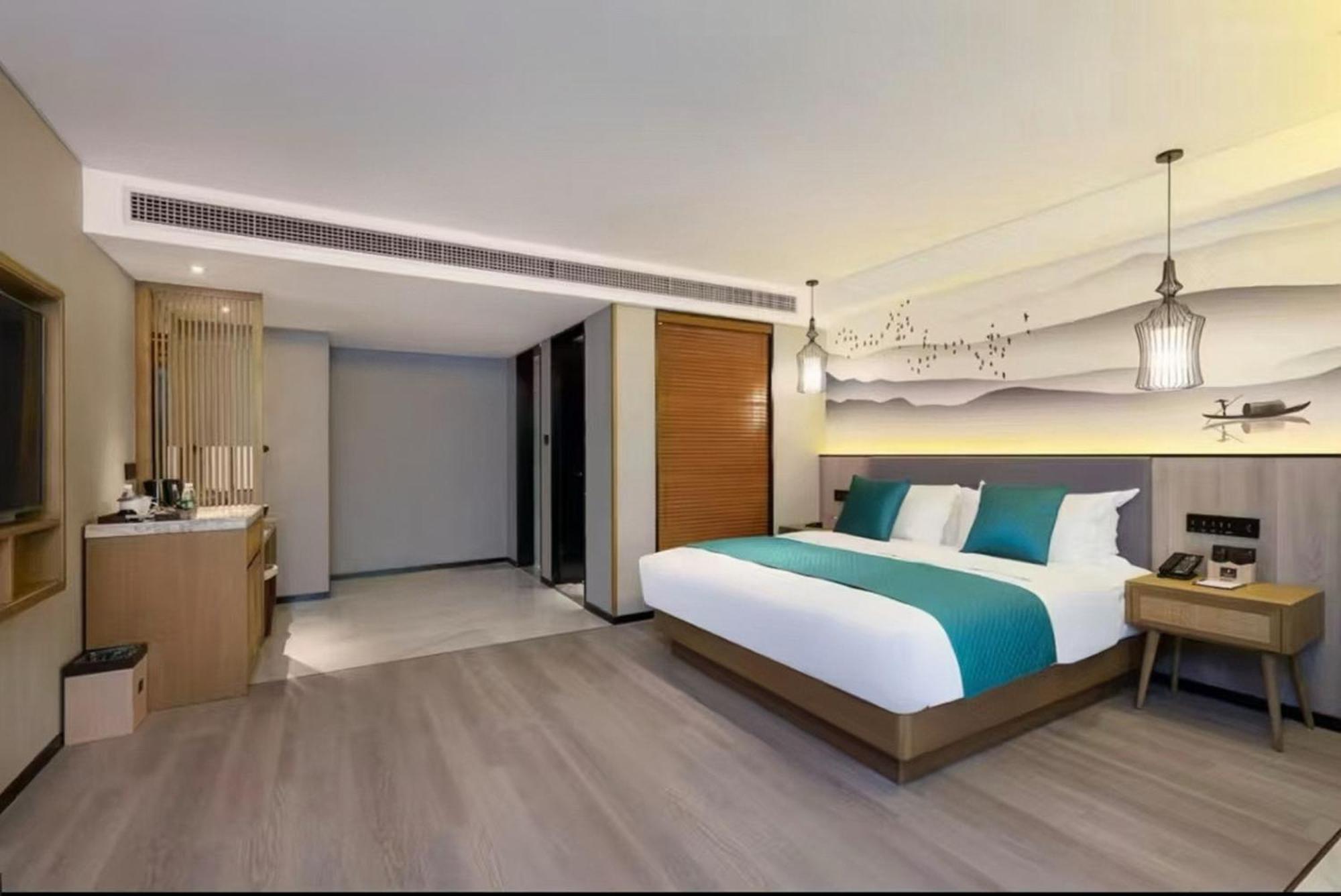 Mehood Lestie International Hotel Nancun Wanbo Metro Station Branch - Free Shuttle Bus To Canton Fair Complex During Canton Fair Period & Free Breakfast & Free Afternoon Tea & Free Midnight Snack & Free Vpn Internet Access Kültér fotó