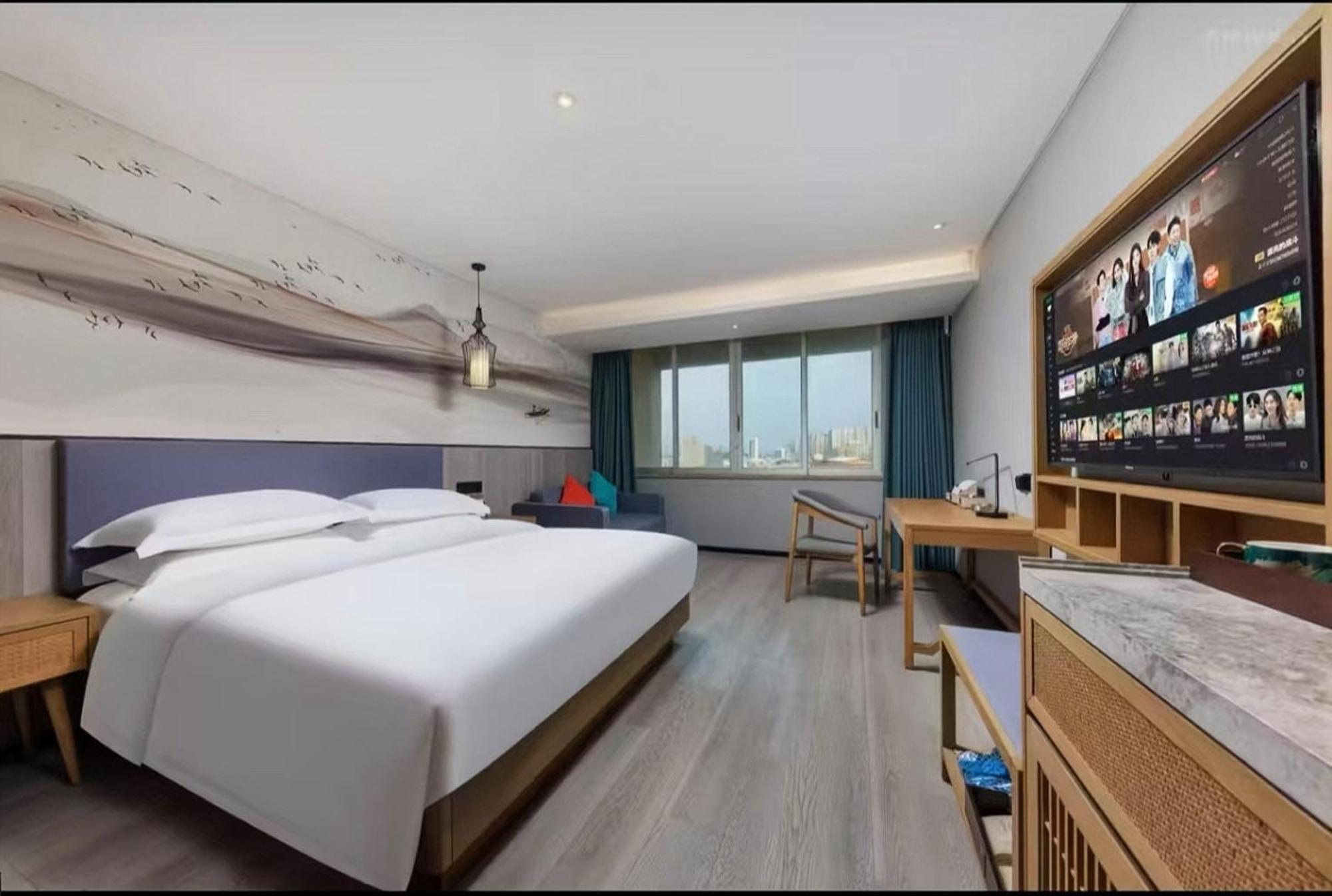 Mehood Lestie International Hotel Nancun Wanbo Metro Station Branch - Free Shuttle Bus To Canton Fair Complex During Canton Fair Period & Free Breakfast & Free Afternoon Tea & Free Midnight Snack & Free Vpn Internet Access Kültér fotó