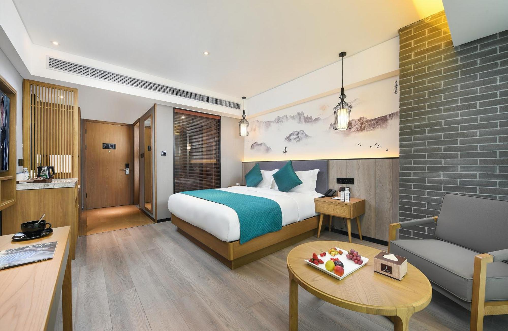 Mehood Lestie International Hotel Nancun Wanbo Metro Station Branch - Free Shuttle Bus To Canton Fair Complex During Canton Fair Period & Free Breakfast & Free Afternoon Tea & Free Midnight Snack & Free Vpn Internet Access Kültér fotó