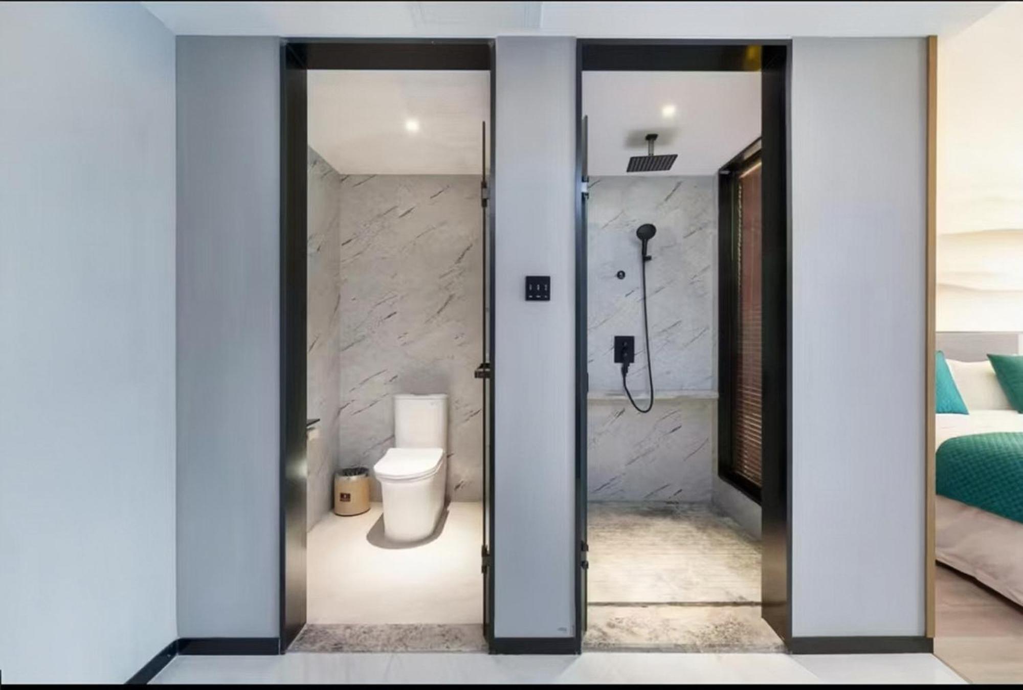 Mehood Lestie International Hotel Nancun Wanbo Metro Station Branch - Free Shuttle Bus To Canton Fair Complex During Canton Fair Period & Free Breakfast & Free Afternoon Tea & Free Midnight Snack & Free Vpn Internet Access Kültér fotó