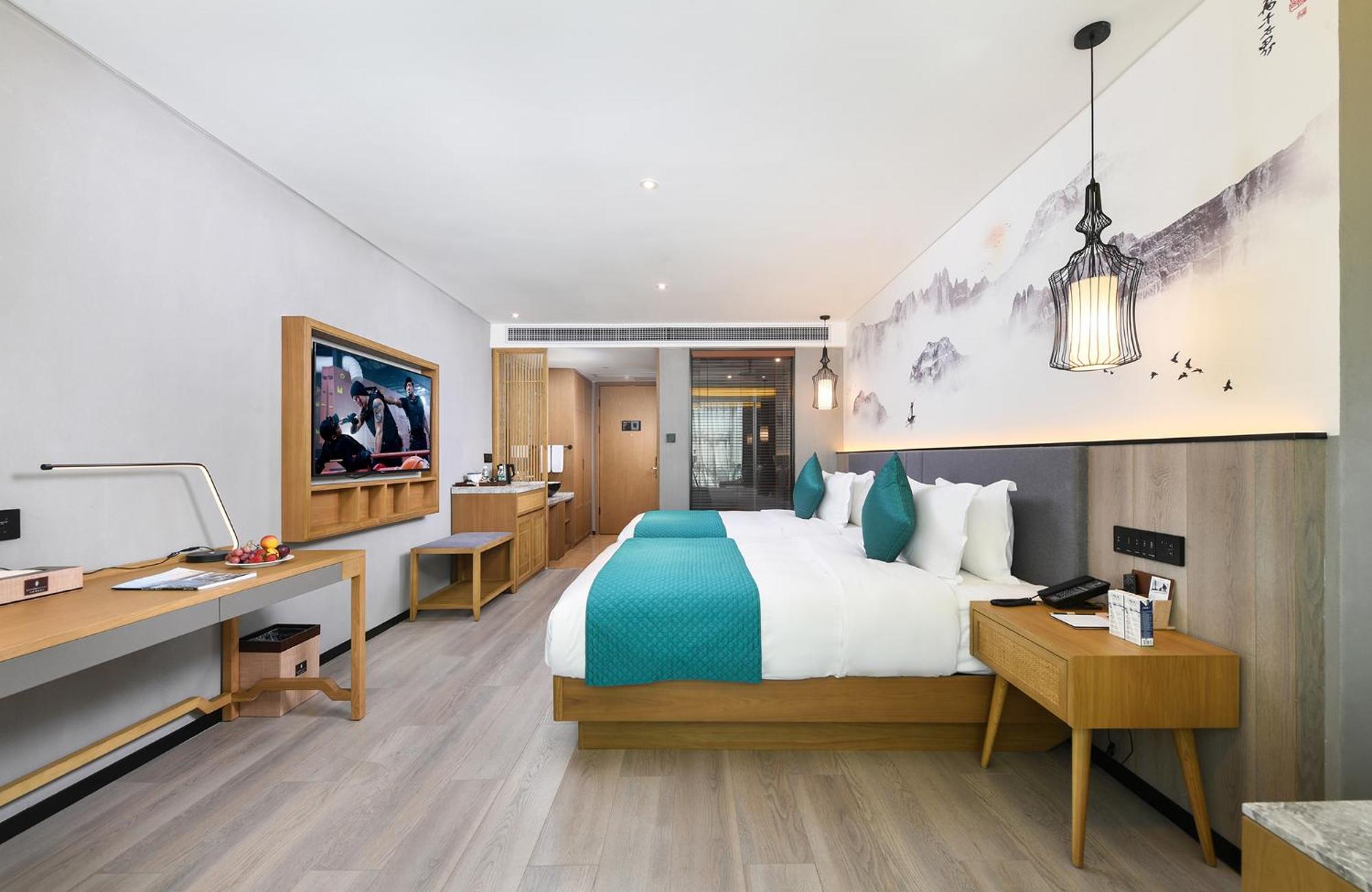 Mehood Lestie International Hotel Nancun Wanbo Metro Station Branch - Free Shuttle Bus To Canton Fair Complex During Canton Fair Period & Free Breakfast & Free Afternoon Tea & Free Midnight Snack & Free Vpn Internet Access Kültér fotó
