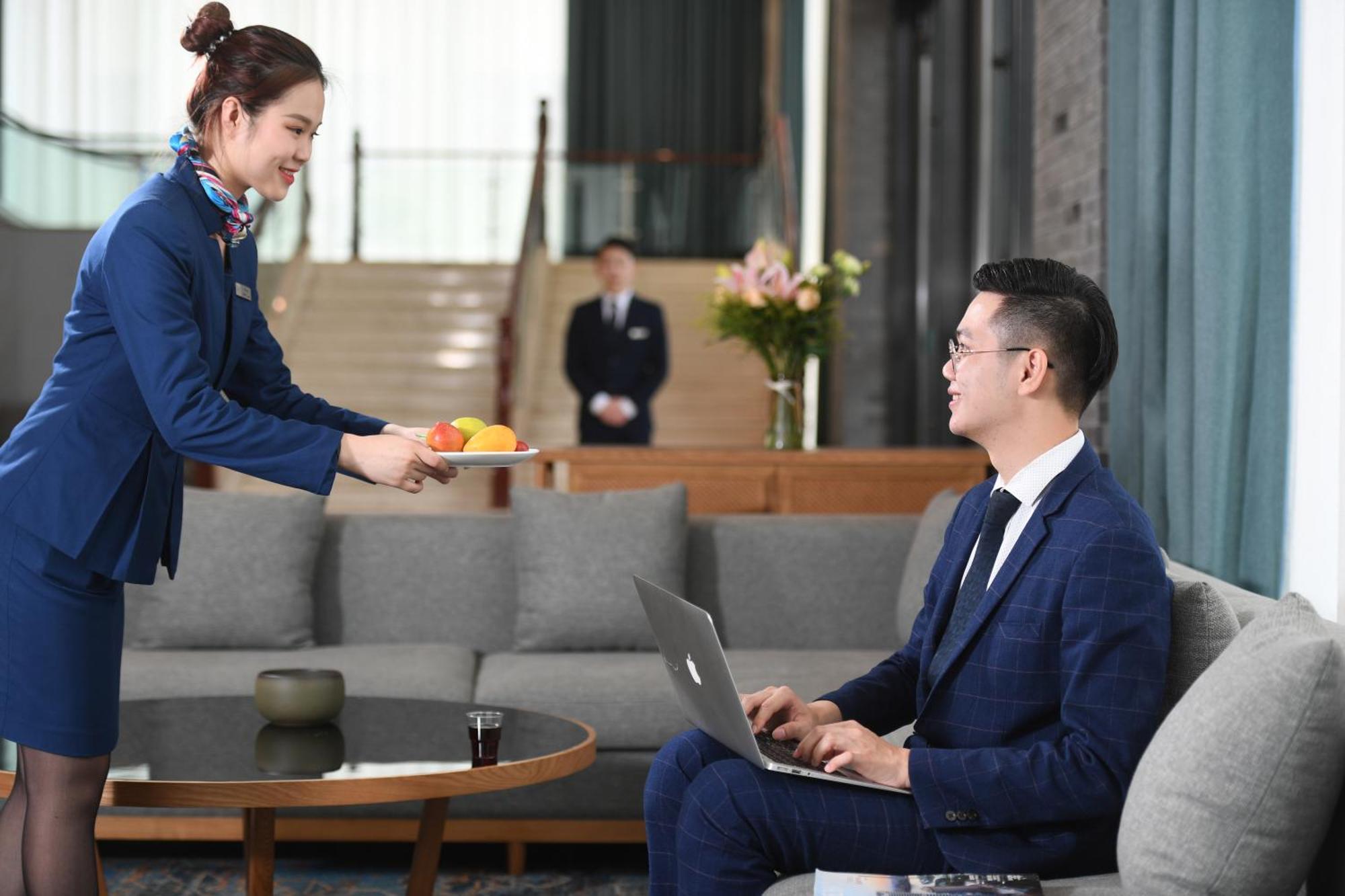 Mehood Lestie International Hotel Nancun Wanbo Metro Station Branch - Free Shuttle Bus To Canton Fair Complex During Canton Fair Period & Free Breakfast & Free Afternoon Tea & Free Midnight Snack & Free Vpn Internet Access Kültér fotó