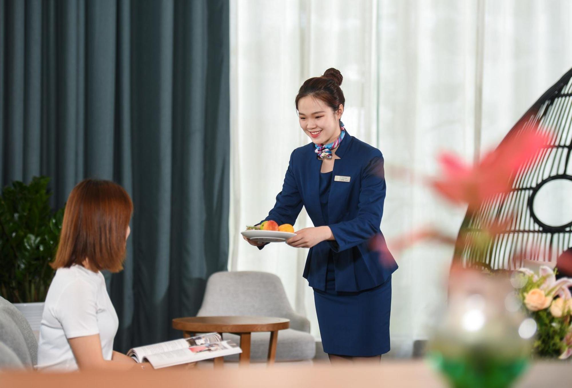 Mehood Lestie International Hotel Nancun Wanbo Metro Station Branch - Free Shuttle Bus To Canton Fair Complex During Canton Fair Period & Free Breakfast & Free Afternoon Tea & Free Midnight Snack & Free Vpn Internet Access Kültér fotó